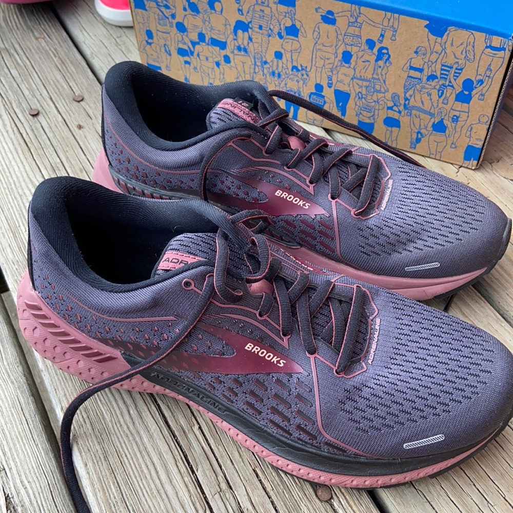 Brand new Brook Adrenaline GTS 21, size 10.5